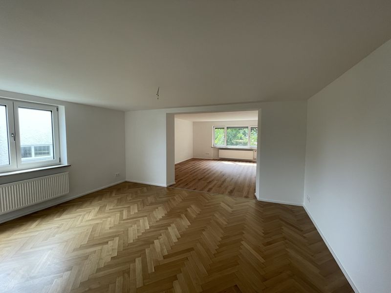 Erstbezug nach Kernsanierung - Große 4,5-Zimmer-Wohnung mit Garten